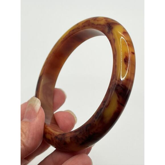 Vintage Bakelite Butterscotch Marble Bangle Bracelet - Picture 2 of 8